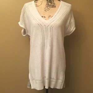 Last chance ❄️Old navy cream short sleeved sweater